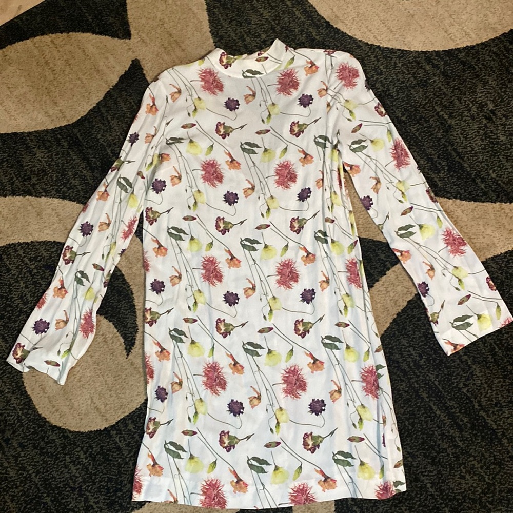 Los Angeles Atelier & Other Stories Summer Print Dress open back.